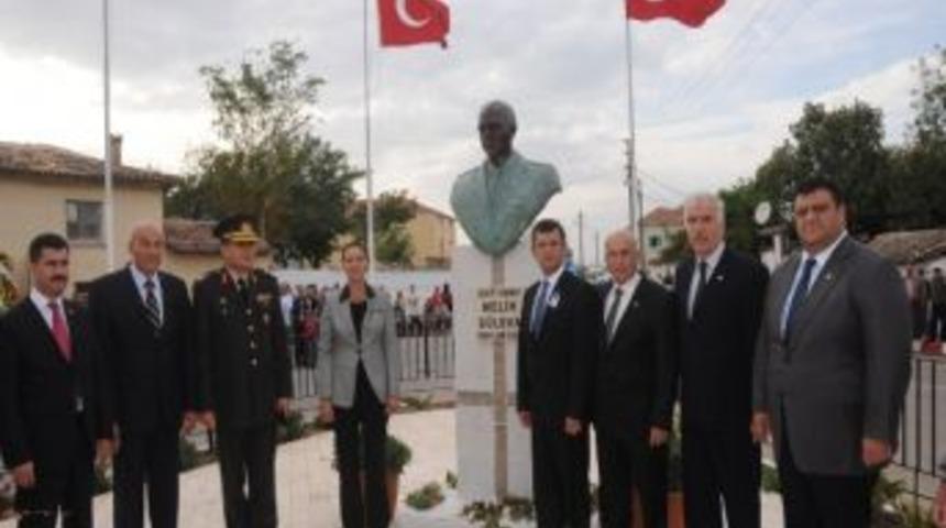 Şehit Yarbay Melih G&uuml;lova&rsquo;nın B&uuml;st&uuml; A&ccedil;ıldı