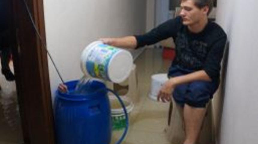 İstanbul'da &Ccedil;eşitli Il&ccedil;elerde Su Baskınları Yaşandı