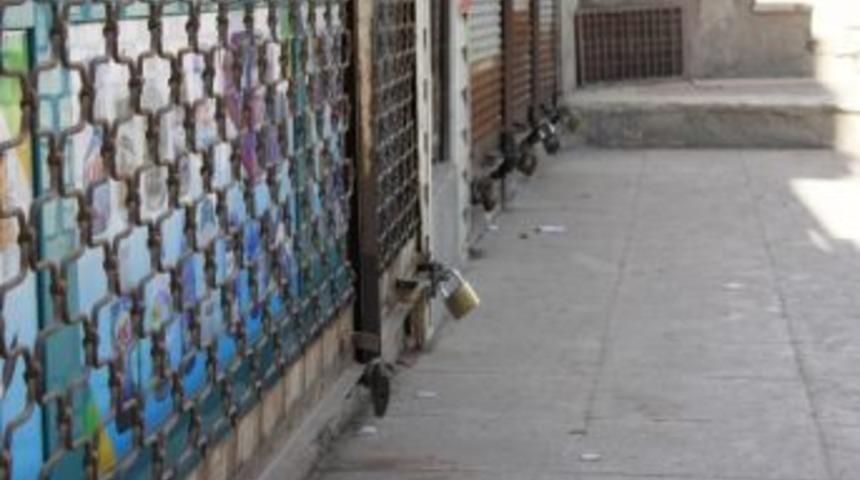 Y&uuml;ksekova&rsquo;da Kepenk Kapatma Eylemi