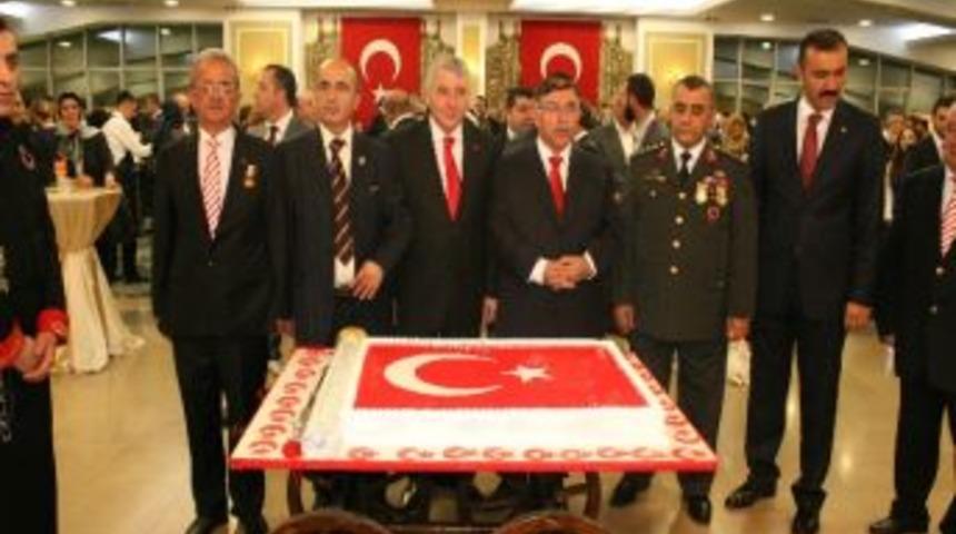 D&uuml;zce&rsquo;de Cumhuriyet Resepsiyonu'na Geniş Katılım