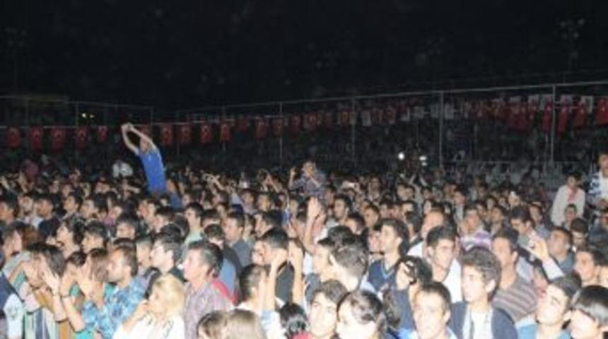 Tarsus&rsquo;ta Cumhuriyet Coşkusu