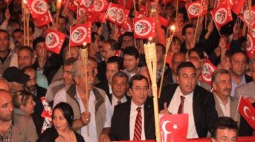 Narlıdere'de Binler Cumhuriyet İ&ccedil;in Y&uuml;r&uuml;d&uuml;