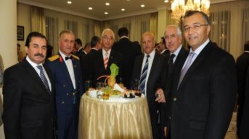 Vali Konağı'nda Kutlama