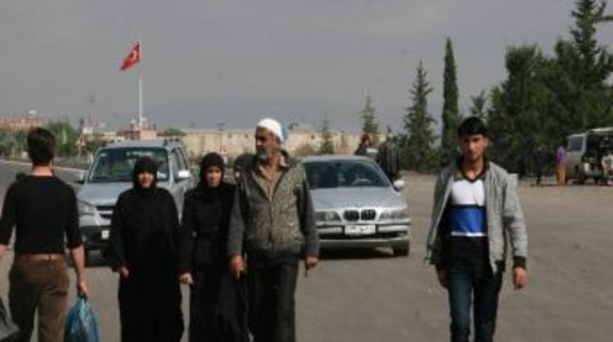 T&uuml;rkiye'de 107 Bin 769 Suriyeli Sığınmacı Bulunuyor