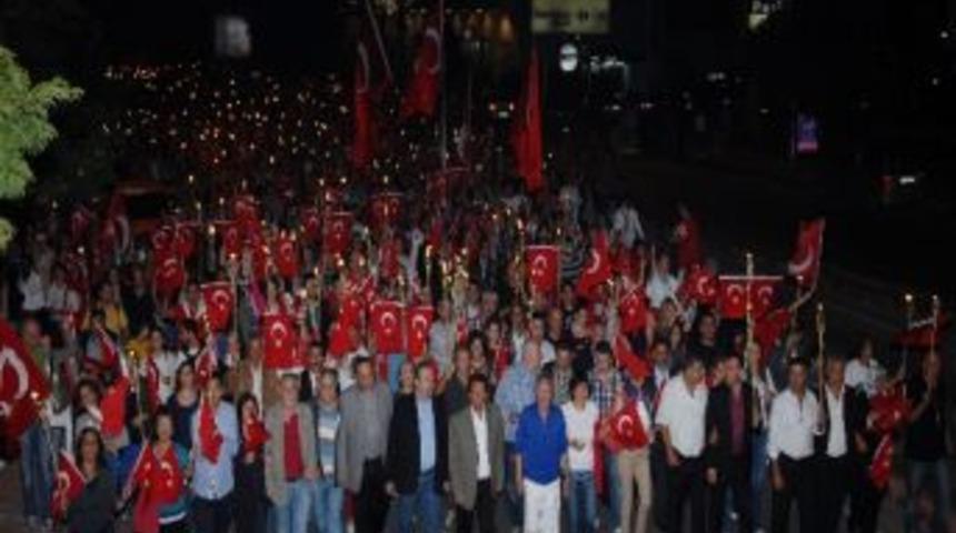 Muratpaşa'da Fener Alayı