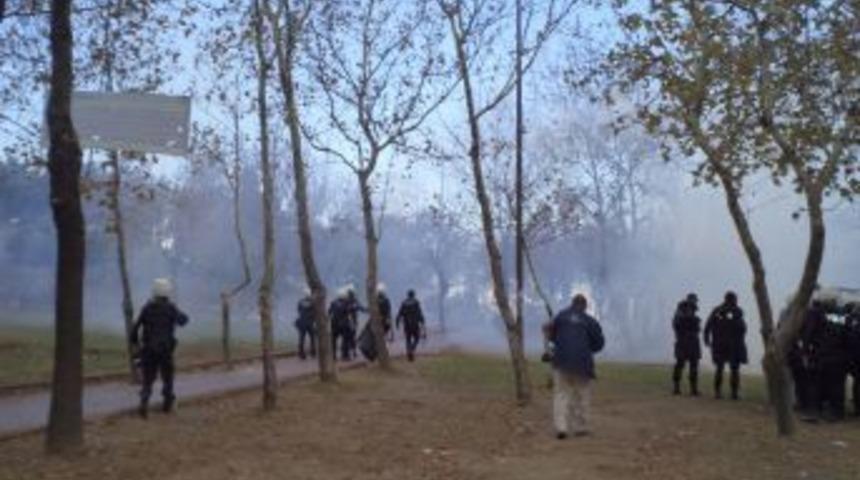 &Ouml;l&uuml;m Orucuna Destek Eyleminde Arbede