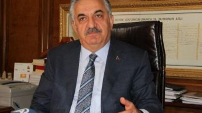 G&uuml;mr&uuml;k Ve Ticaret Bakanı Hayati Yazıcı: