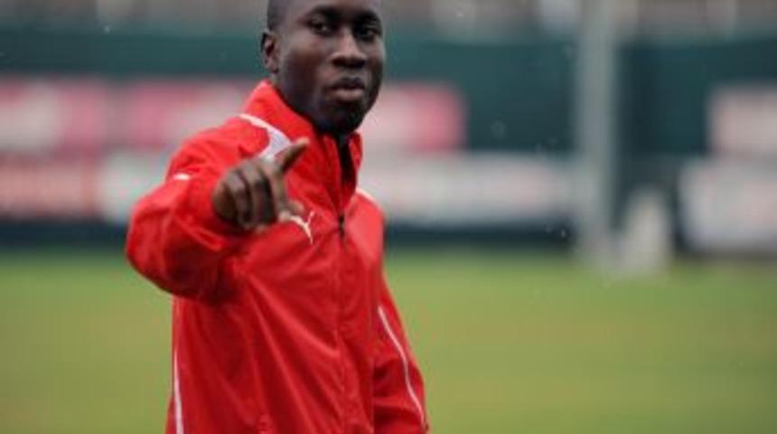 Fenerbah&ccedil;e Galibiyetiyle S&uuml;kse Yapan Antalyaspor, Trabzonspor'a Hazırlanıyor