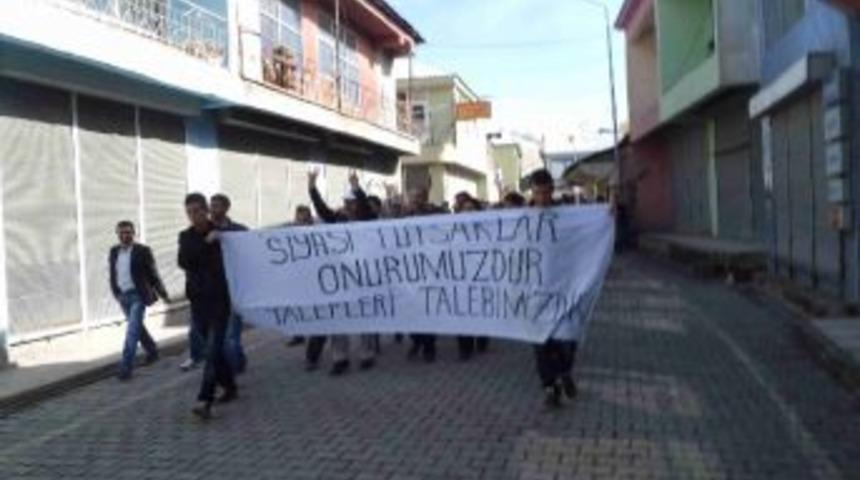 A&ccedil;lık Grevine Y&uuml;r&uuml;y&uuml;şl&uuml; Destek