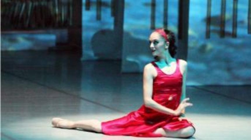 W.shakespeare&rsquo;in &Uuml;nl&uuml; Eseri Bale Sahnesinde