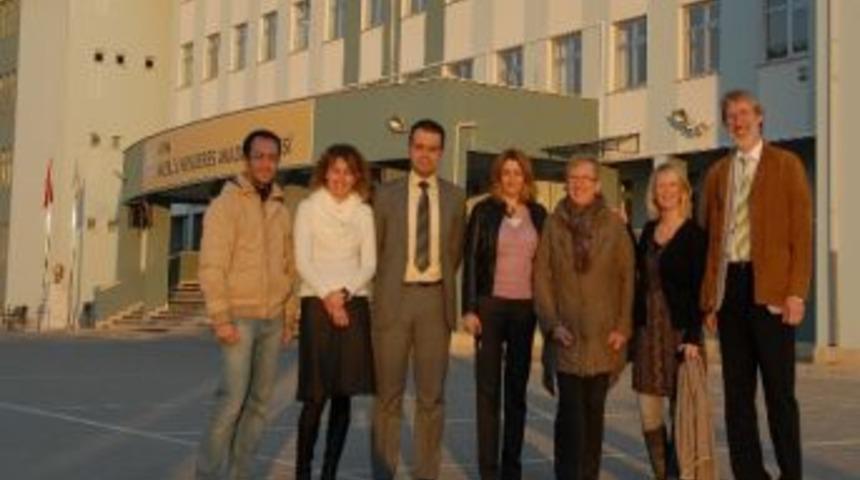 Menderes Anadolu Lisesi Avrupa Yolunda