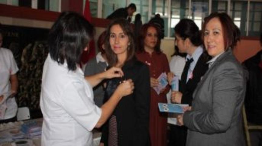 Meme Kanseri Bilin&ccedil;lendirme Standı A&ccedil;ıldı