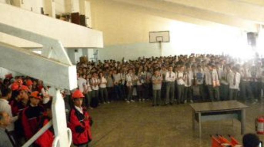 &Ouml;ğrencilere &ldquo;afet&rdquo; Eğitimi