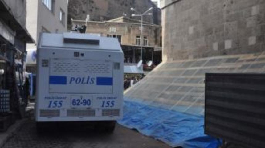Bdp&rsquo;nin Y&uuml;r&uuml;y&uuml;ş&uuml;ne Polis Engeli