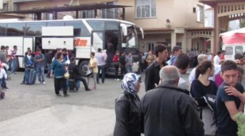 Bayramın En Hareketli Adresleri Tren Garı Ve Otogar Oldu