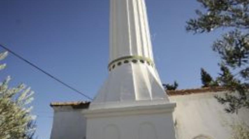 Minarenin K&uuml;lahı U&ccedil;tu