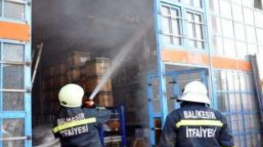 Balıkesir'de İşyeri Yangını