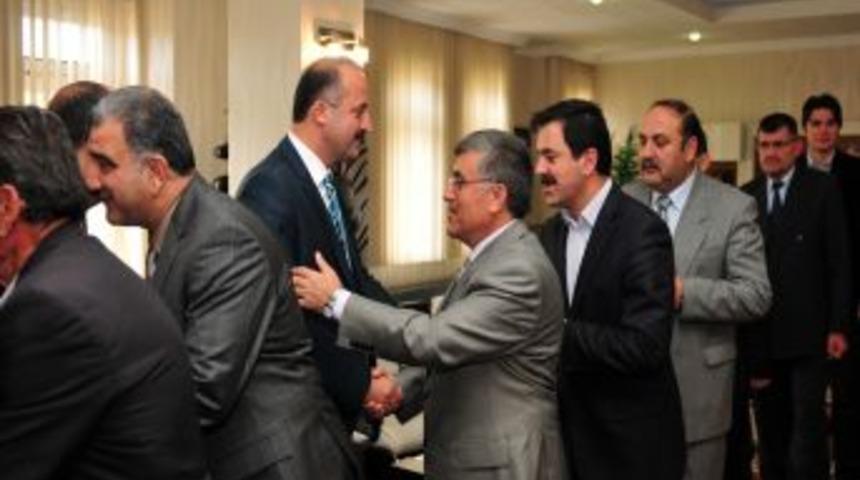 Başkan Akg&uuml;l, Personelle Bayramlaştı