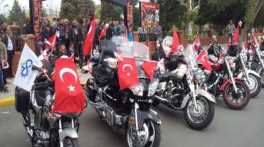 Motosiklet&ccedil;ilerden Cumhuriyet Konvoyu