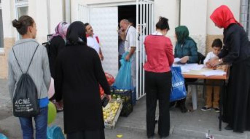 Ke&ccedil;i&ouml;ren Belediyesi'nden Dar Gelirli Ailelere Gıda Yardımı