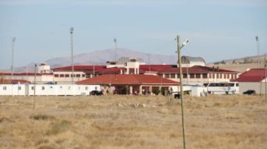 Van'da 182 Kişi Açlık Grevini Bıraktı, Sadece 18 Kişi Devam Ediyor