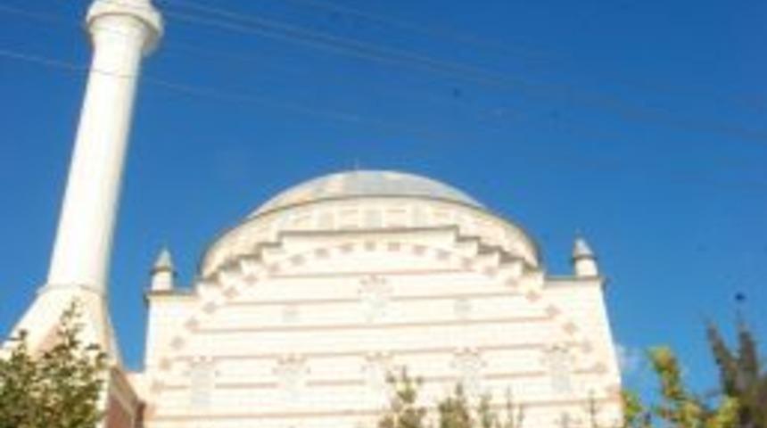 Eğitim G&ouml;n&uuml;ll&uuml;s&uuml; Necdet Doğanata&rsquo;yı Binler Uğurladı