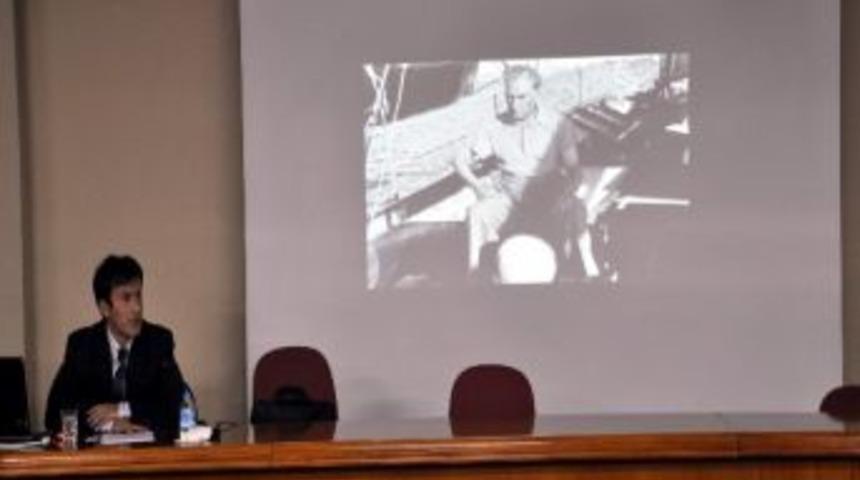 &Uuml;niversiteliler Atat&uuml;rk&rsquo;&uuml;n Hayatını Dinledi