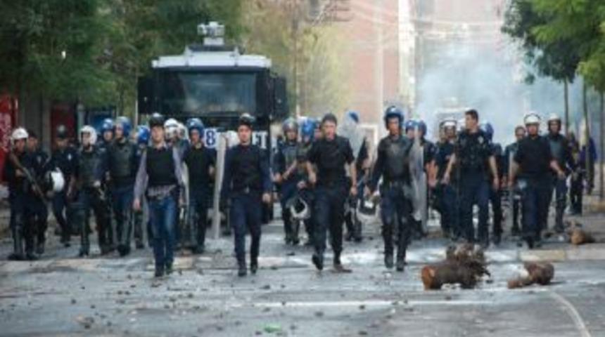 Diyarbakır&rsquo;da Olaylar Devam Ediyor