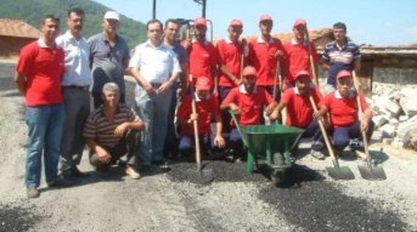 Burhaniye De Kaymakam Yollara &Ouml;nem Veriyor