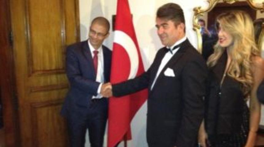 Alex De Souza, Cumhuriyet Resepsiyonuna Katıldı