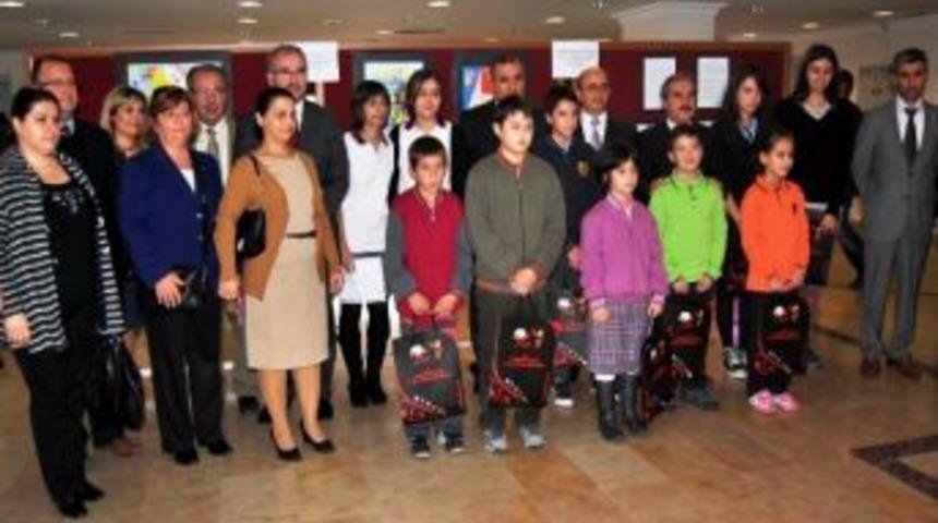 Resim Ve Kompozisyon Yarışmasının &Ouml;d&uuml;lleri Verildi