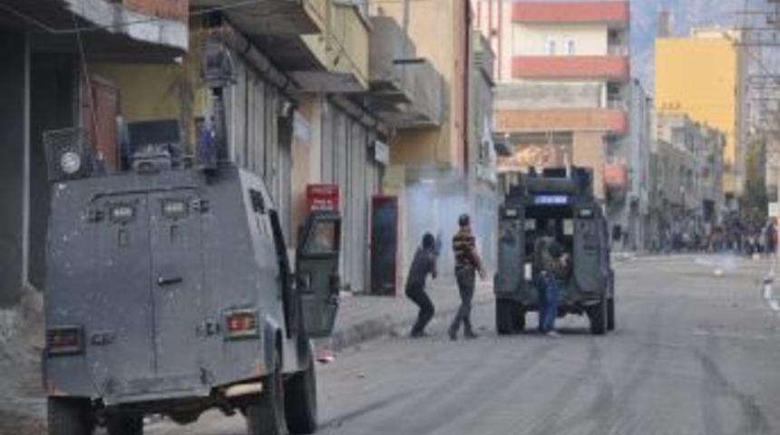 Silopi&rsquo;de Izinsiz G&ouml;sterilere Polis M&uuml;dahale Etti