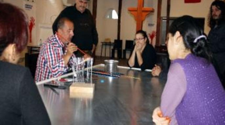 Muğlalılar Cam &Uuml;fleme Sanatını &Ouml;ğreniyor