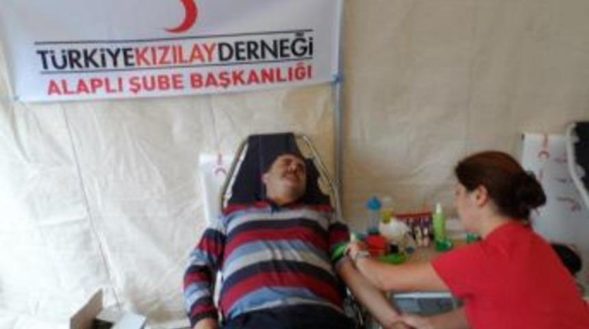 Kızılay Haftasında kan bağışına davet