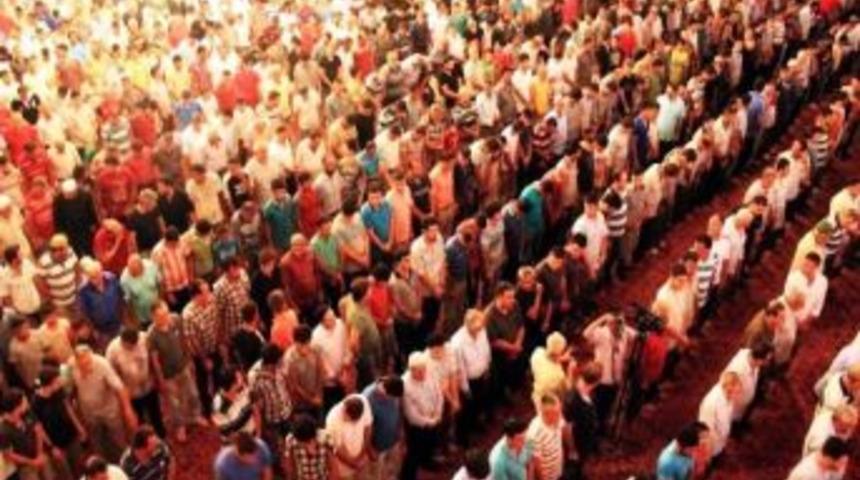 Adana'da Cuma Namazları Saat 12.00'de Kılınacak