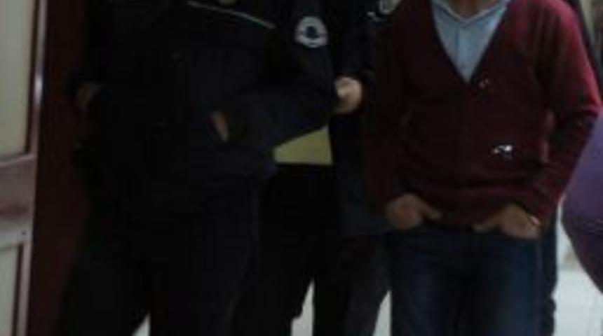 Kazayla Arkadaşını Vurdu