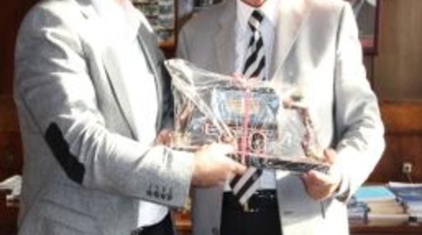 &Uuml;nver&rsquo;den Gmis&rsquo;e Veda Ziyareti