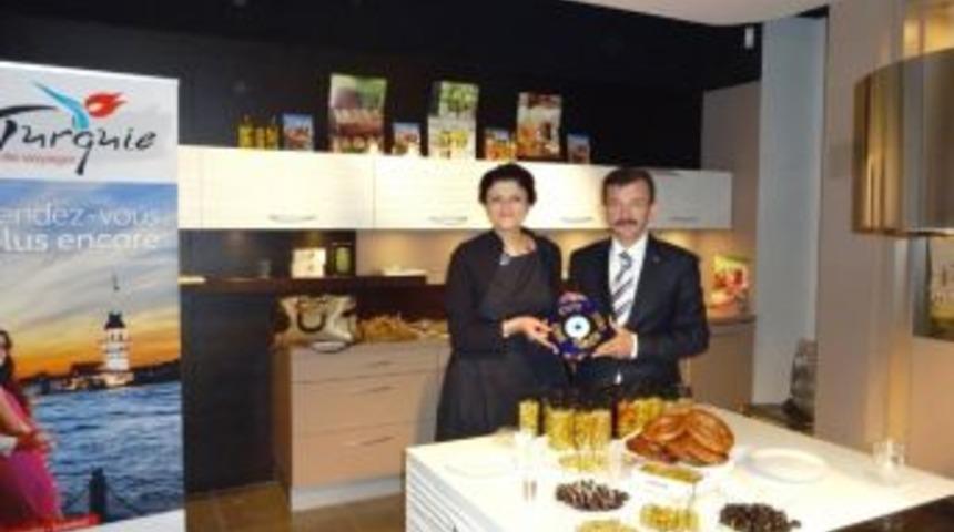 Buca Belediyesi'nden Paris'te İzmir Tanıtımı