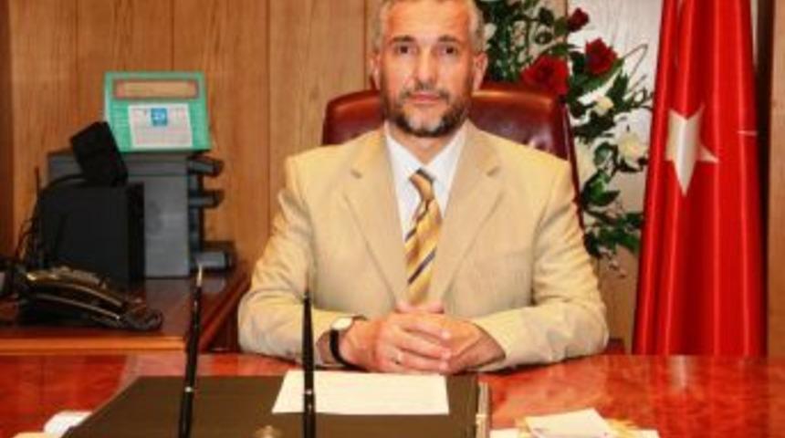 Adana'da Cuma Namazları Saat 12.00'de Kılınacak