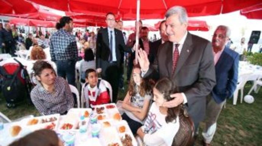 Karaosmanoğlu Brisa'nın Aile Gününe Katıldı