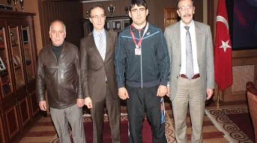 Milli G&uuml;reş&ccedil;i Kenan G&ouml;r, Rusya Yolcusu