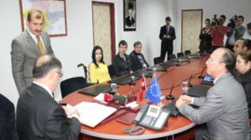 D&uuml;zce Engelliler Derneği&rsquo;nin &ldquo;engelsiz Sanat Projesi&rdquo;ne İ&ccedil;işleri Bakanlığı&rsquo;ndan Destek