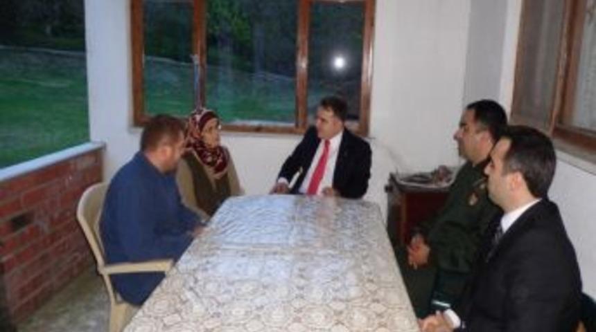 Kocaali Kaymakamı Ahmet Odabaş Şehit Aileleri Ve Gazileri Ziyaret Etti