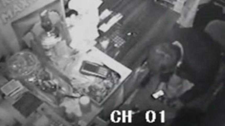 Soygunu bırakıp mesaj yazdı