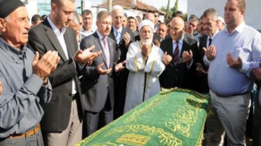 Darbe D&ouml;neminde Asılan Esendağ'ın Vefat Eden Annesi Manisa'da Defnedildi