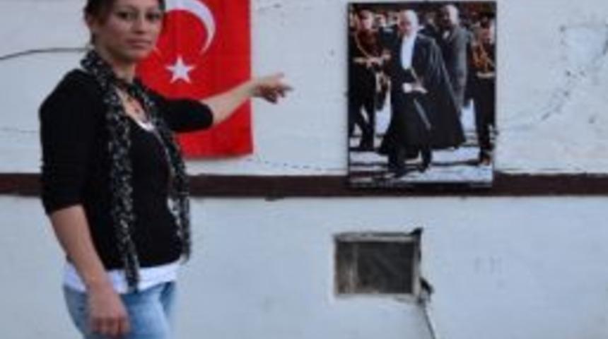 Beldeyi Atatürk Fotoğrafları İle Donattılar