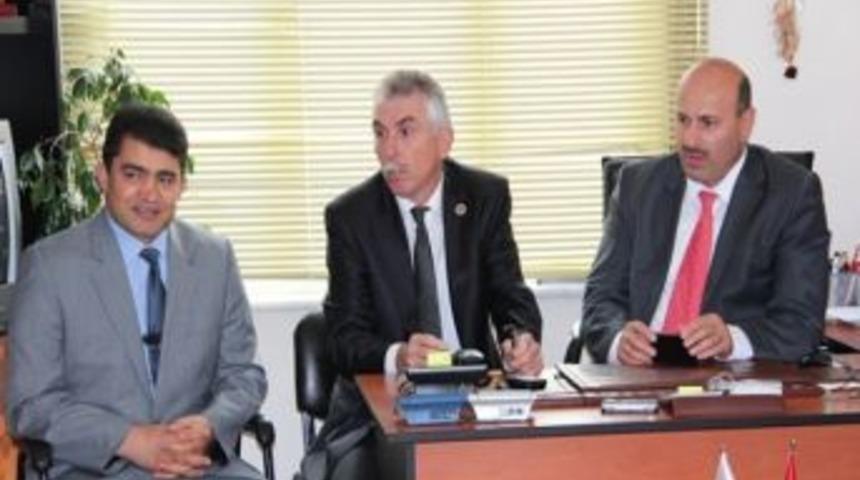 Adapazarı Orman B&ouml;lge M&uuml;d&uuml;r&uuml; Hasan T&uuml;rkyılmaz 10 Mahalle Ve 45 Orman K&ouml;y&uuml; Muhtarı İle Bir Araya Geldi