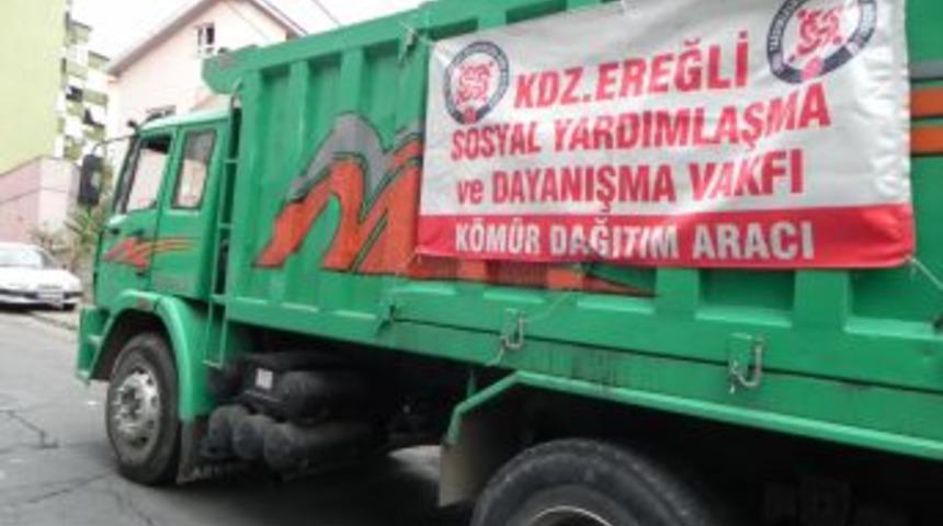 Ereğli'de K&ouml;m&uuml;r Yardımı Dağıtımları S&uuml;r&uuml;yor