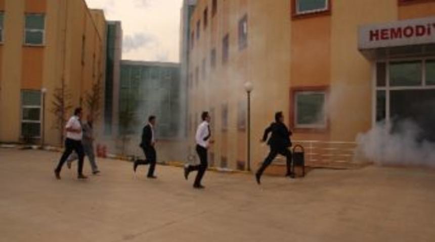 Akyazı Devlet Hastanesinde Yangın Tatbikatı