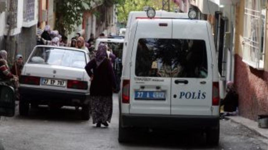 &Ouml;nce Barıştığı Eşini Sonra Kendisini Vurdu